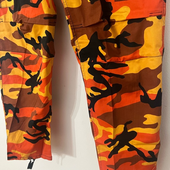 Vibrant Camouflage Military BDU Cargo Pants - Picture 3 of 7